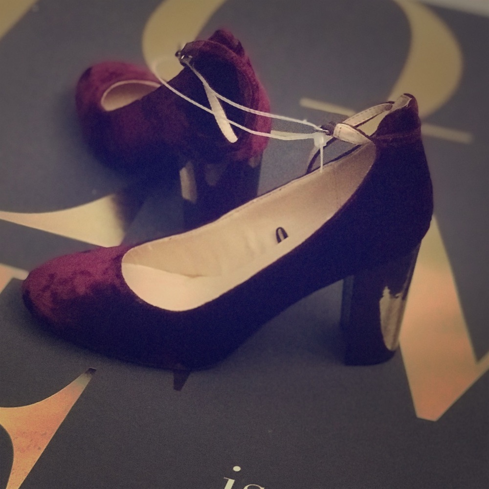 Burgundy Marc Fisher velvety heels sz 11